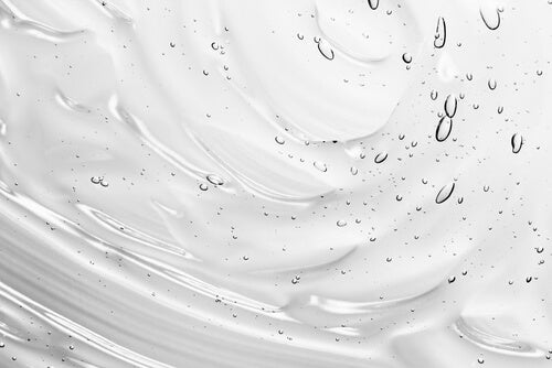 LaserGlow Oxygen Infused Foam Whitening Toothpaste with an advanced foaming formula to target stains and deliver a dazzling, fresh smile.