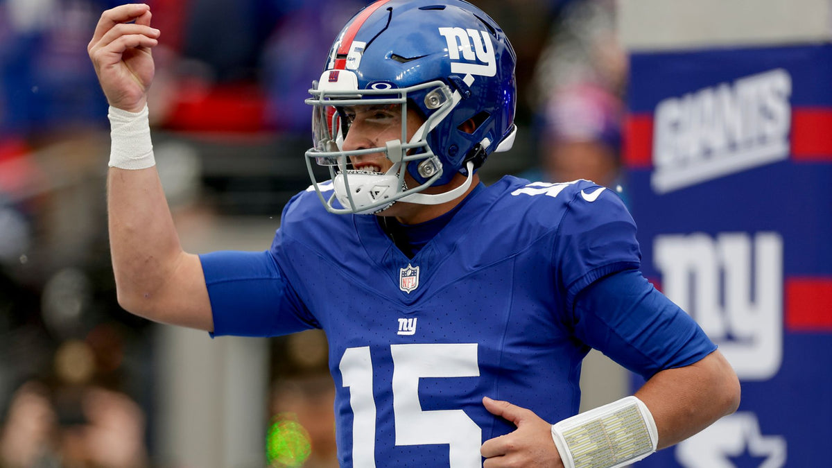 Former New York Giants QB Tommy DeVito Visits LaserGlow Clifton