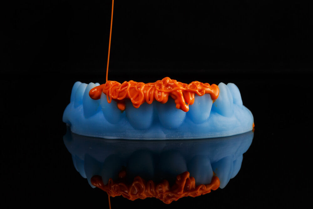 LaserGlow Automatic Mixing Tip designed for accurate and mess-free application of whitening gels and dental materials.
