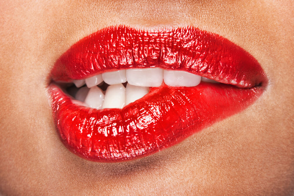 LaserGlow Tooth Gloss provides a high-shine finish for a dazzling, glowing smile perfect
