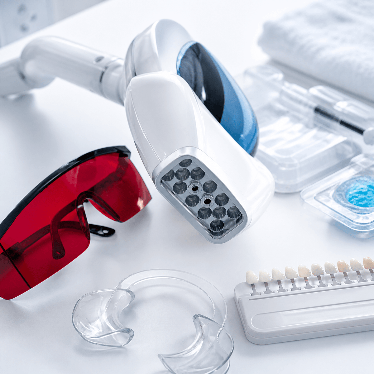 Teeth whitening certification course showing treatment protocol and professional equipment